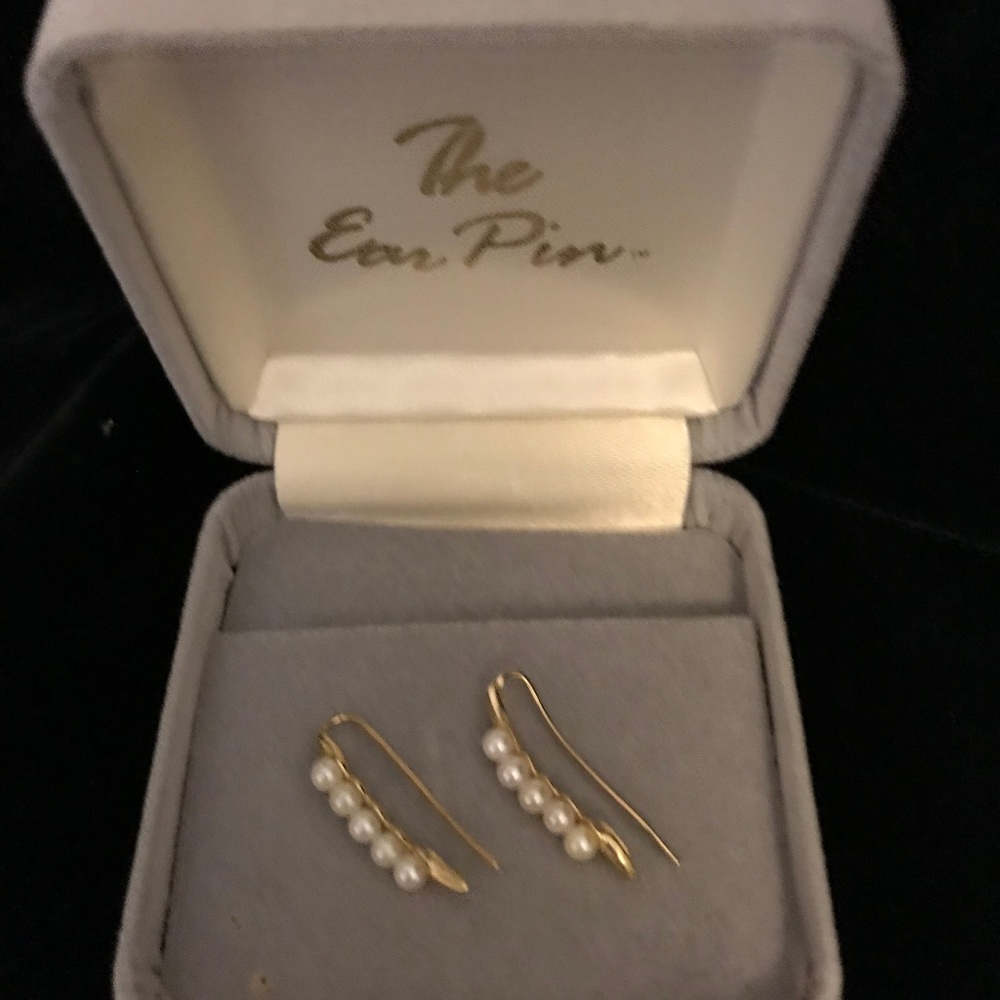 Pearl Earring Pin